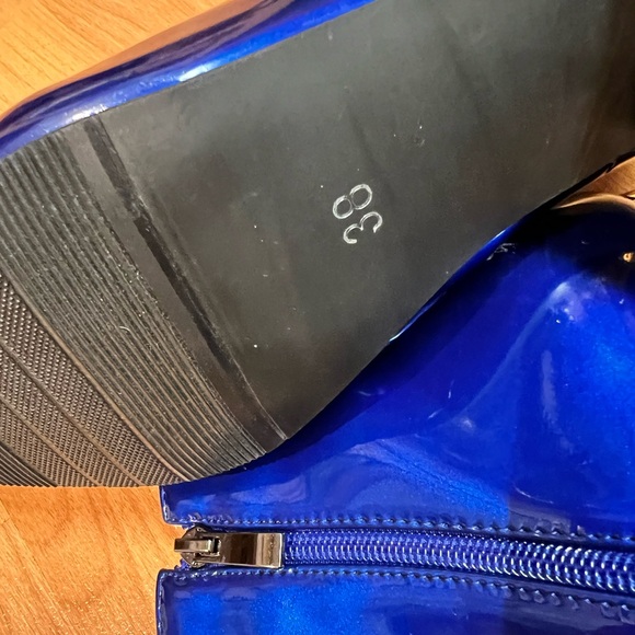 NWOT - BALL Heel Short Boots - Picture 11 of 14